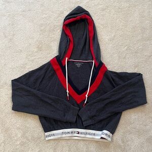 Tommy Hilfiger Cropped V Neck